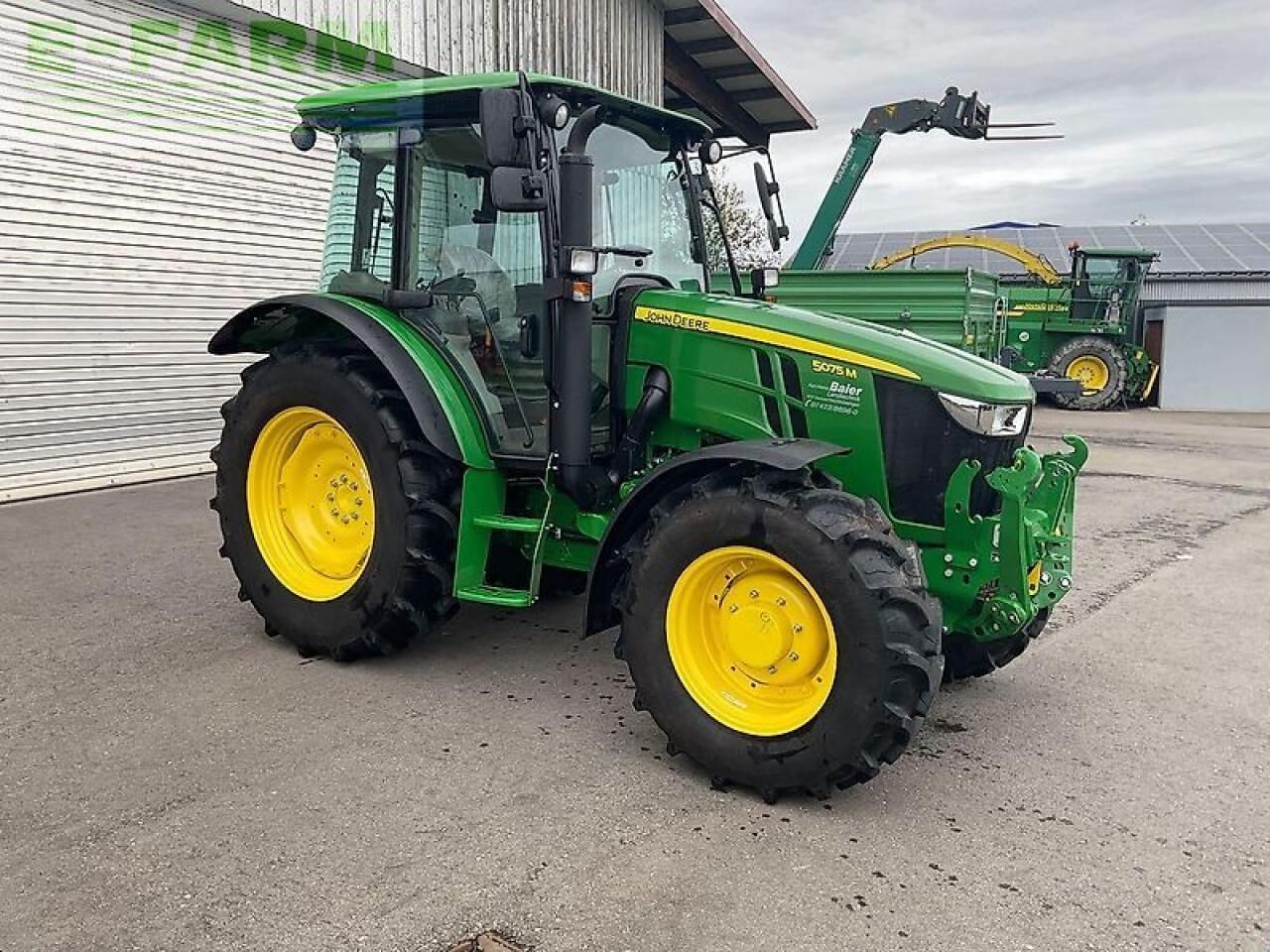 John Deere 5075 m - Tractor: foto 2 John Deere 5075 m - Tractor: foto 2