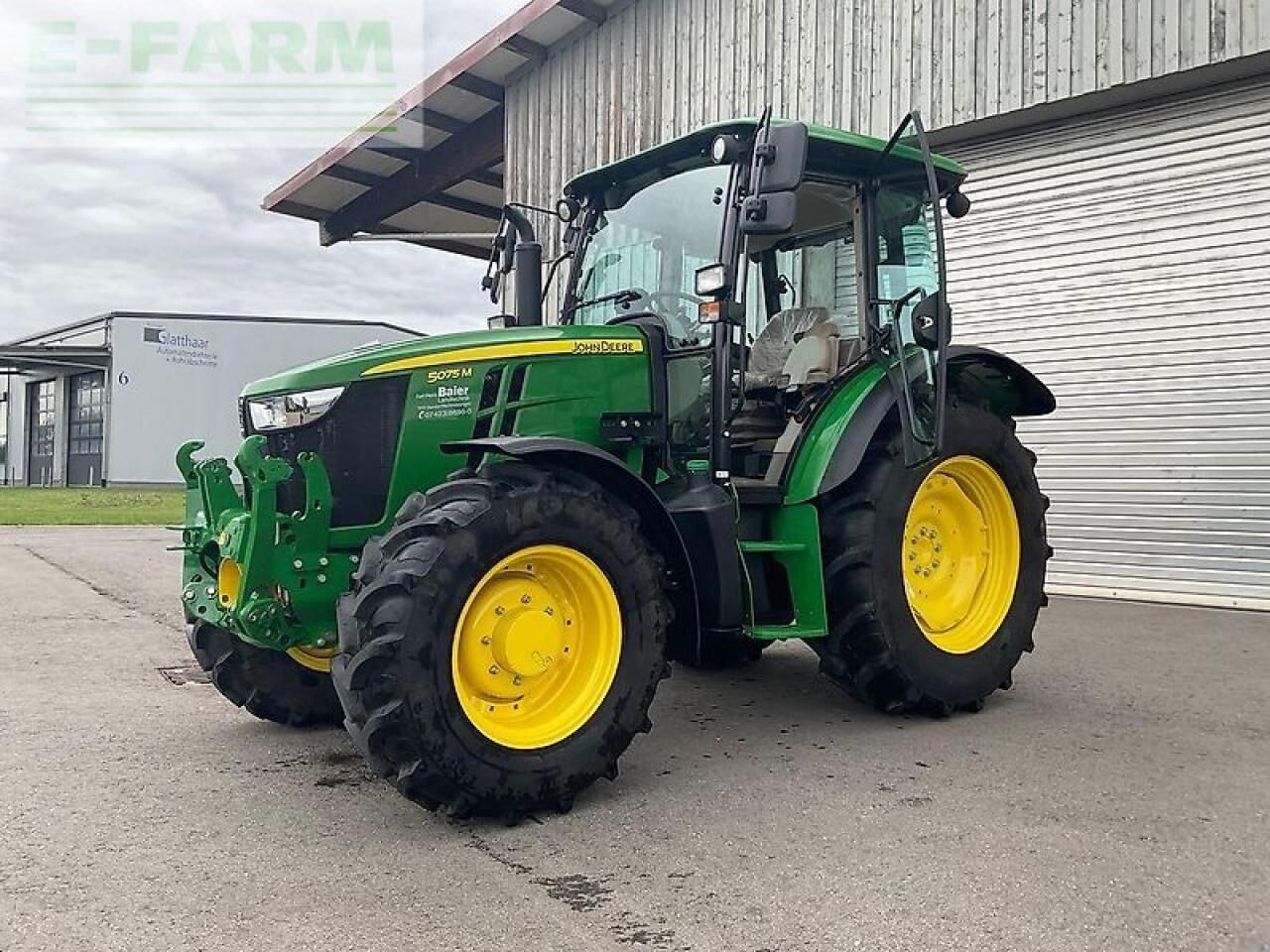 John Deere 5075 m - Tractor: foto 1 John Deere 5075 m - Tractor: foto 1