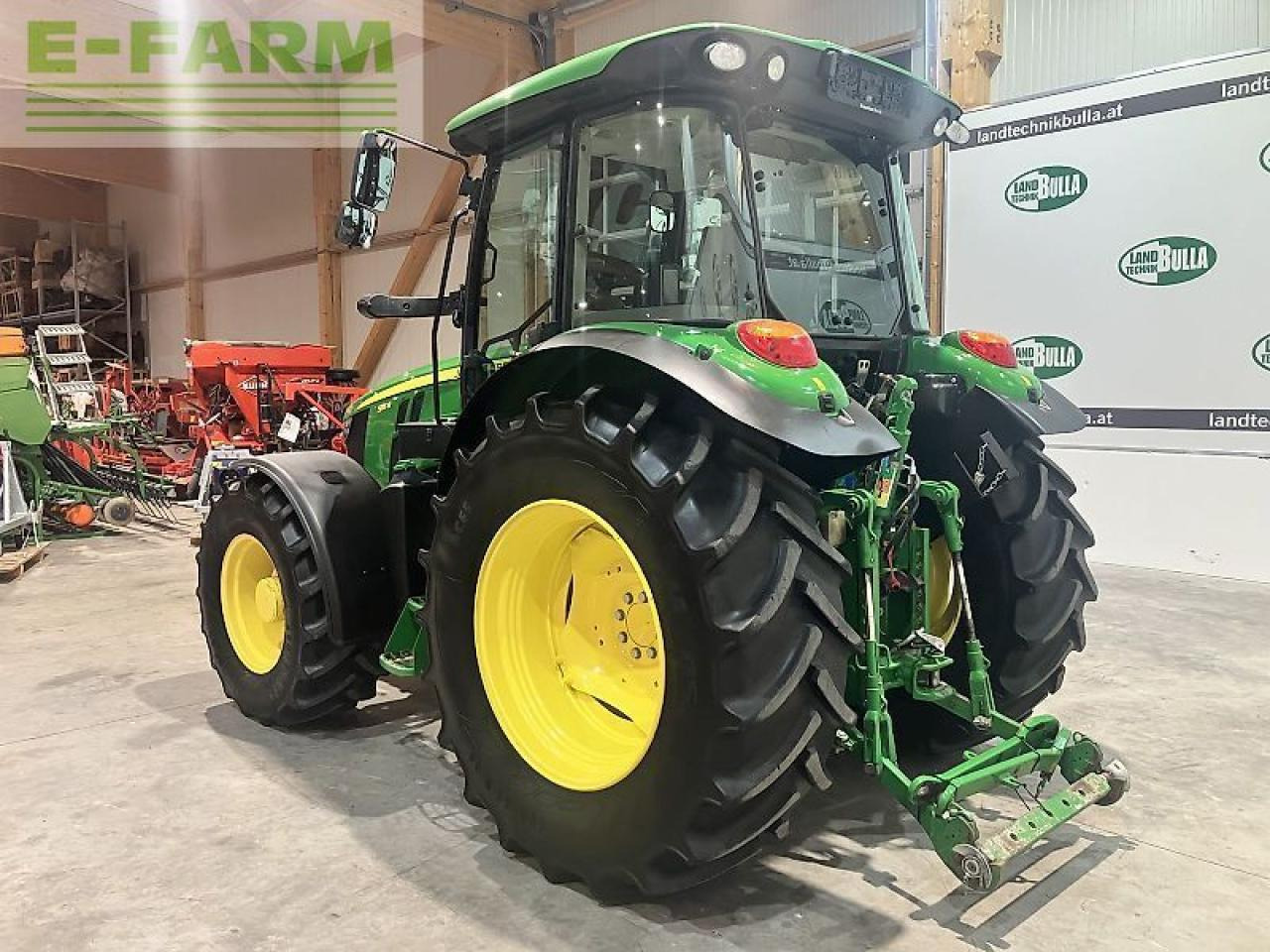 John Deere 5115r - Tractor: foto 4 John Deere 5115r - Tractor: foto 4