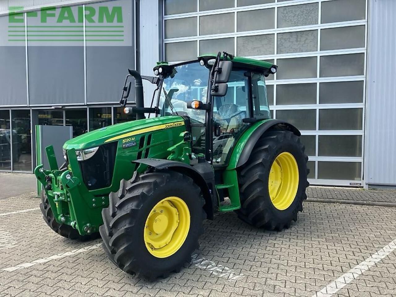John Deere 5120m - Tractor: foto 1 John Deere 5120m - Tractor: foto 1