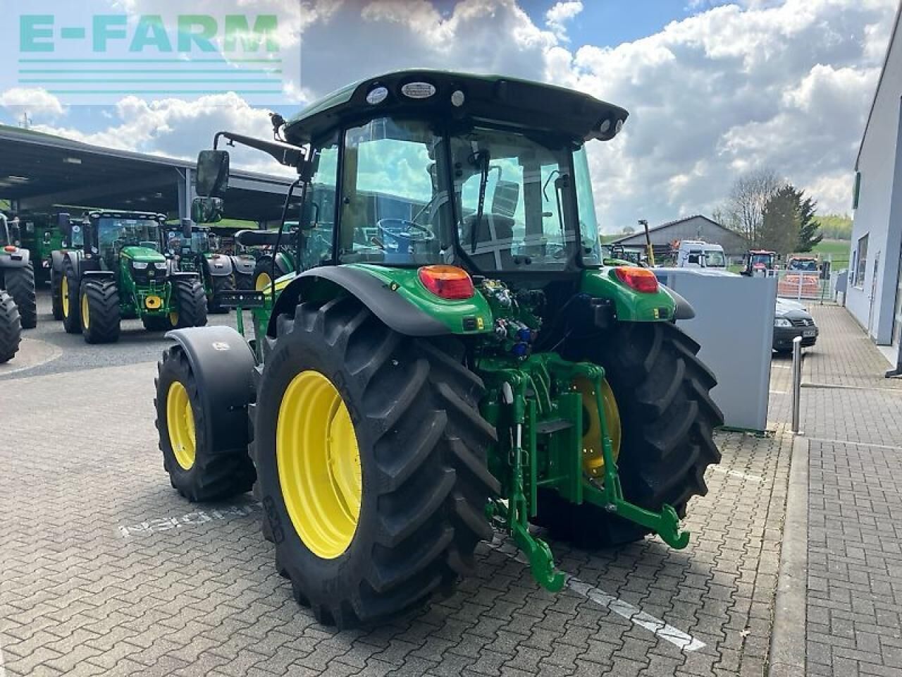 John Deere 5120m - Tractor: foto 4 John Deere 5120m - Tractor: foto 4