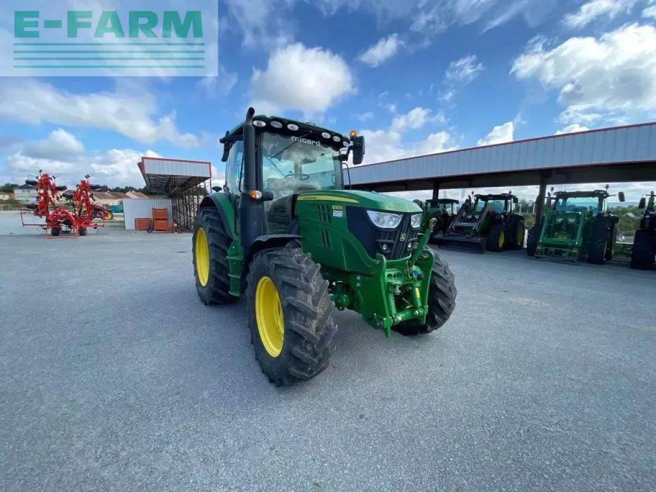 John Deere 6120r - Tractor: foto 1 John Deere 6120r - Tractor: foto 1