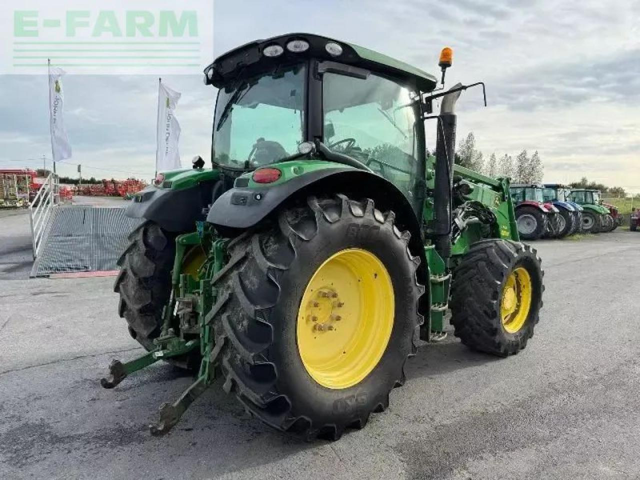 John Deere 6140r - Tractor: foto 4 John Deere 6140r - Tractor: foto 4