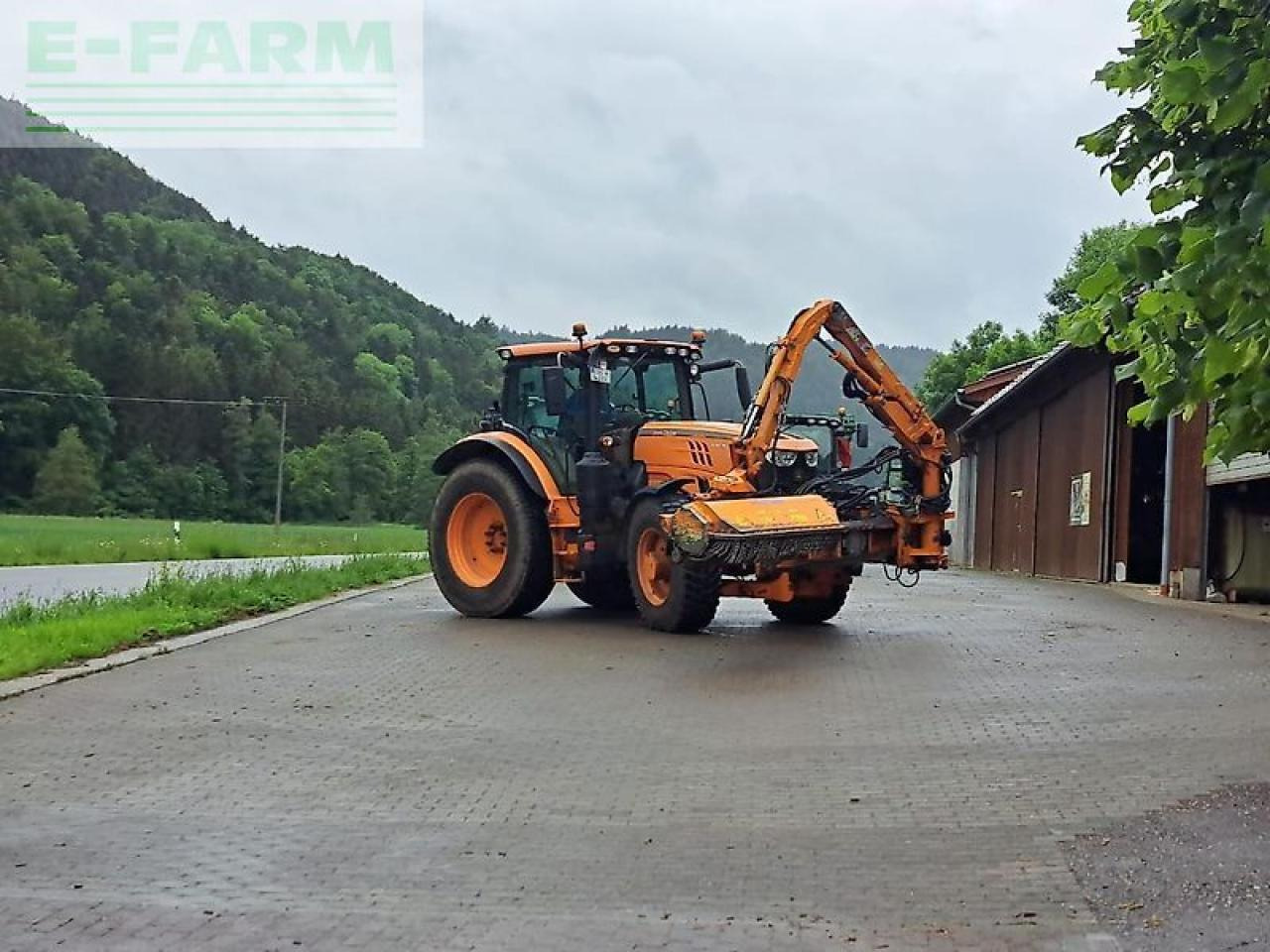 John Deere 6145r - Tractor: foto 1 John Deere 6145r - Tractor: foto 1