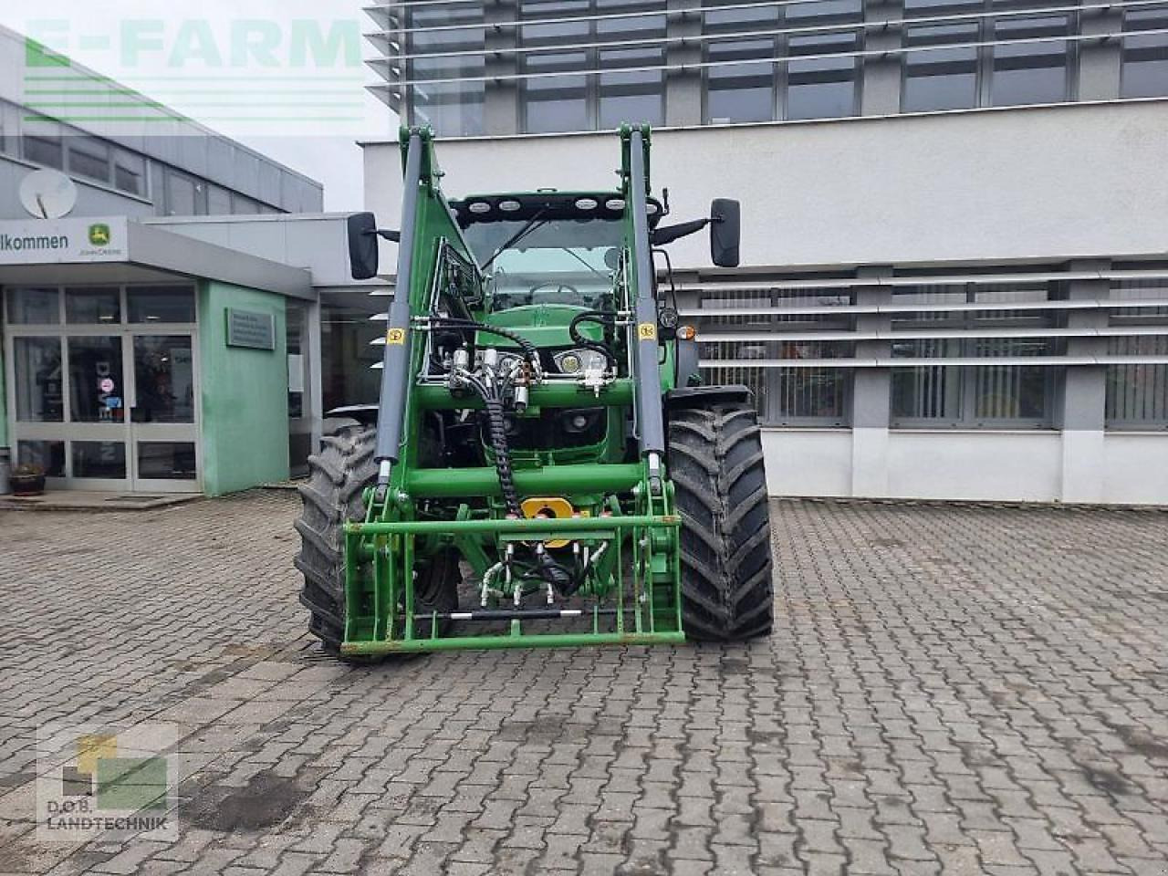 John Deere 6155r - Tractor: foto 2 John Deere 6155r - Tractor: foto 2