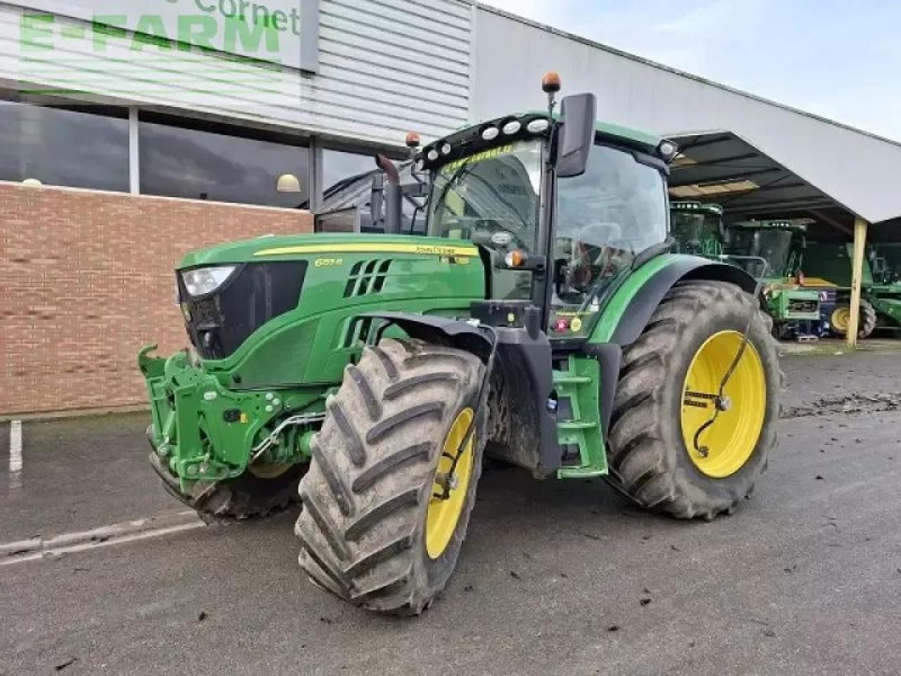 John Deere 6155r - Tractor: foto 1 John Deere 6155r - Tractor: foto 1