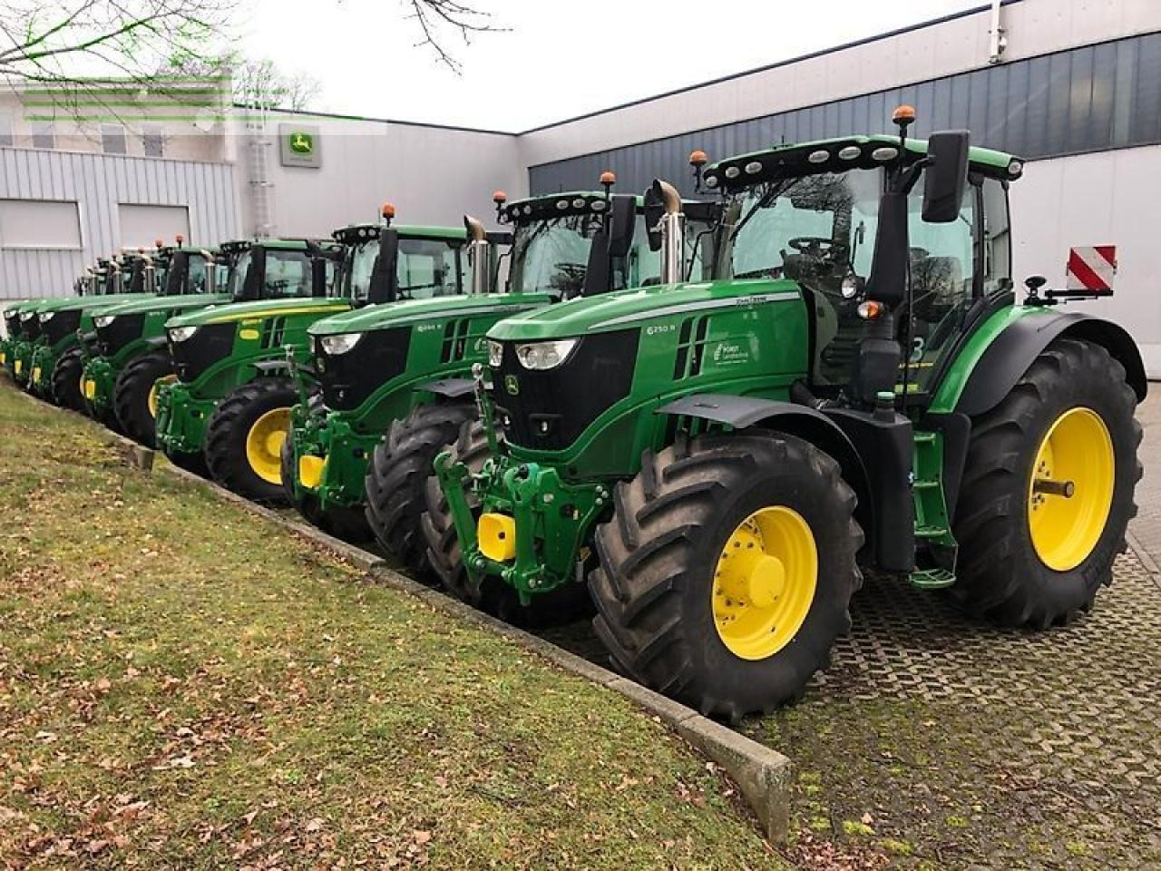 John Deere 6250r mit fkh/ fzw/ ap-40km/h - Tractor: foto 1 John Deere 6250r mit fkh/ fzw/ ap-40km/h - Tractor: foto 1