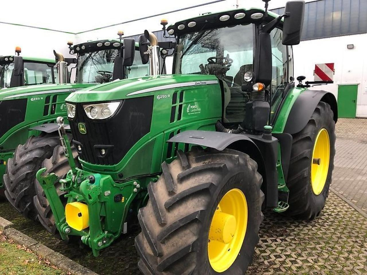 John Deere 6250r mit fkh/ fzw/ ap-40km/h - Tractor: foto 2 John Deere 6250r mit fkh/ fzw/ ap-40km/h - Tractor: foto 2