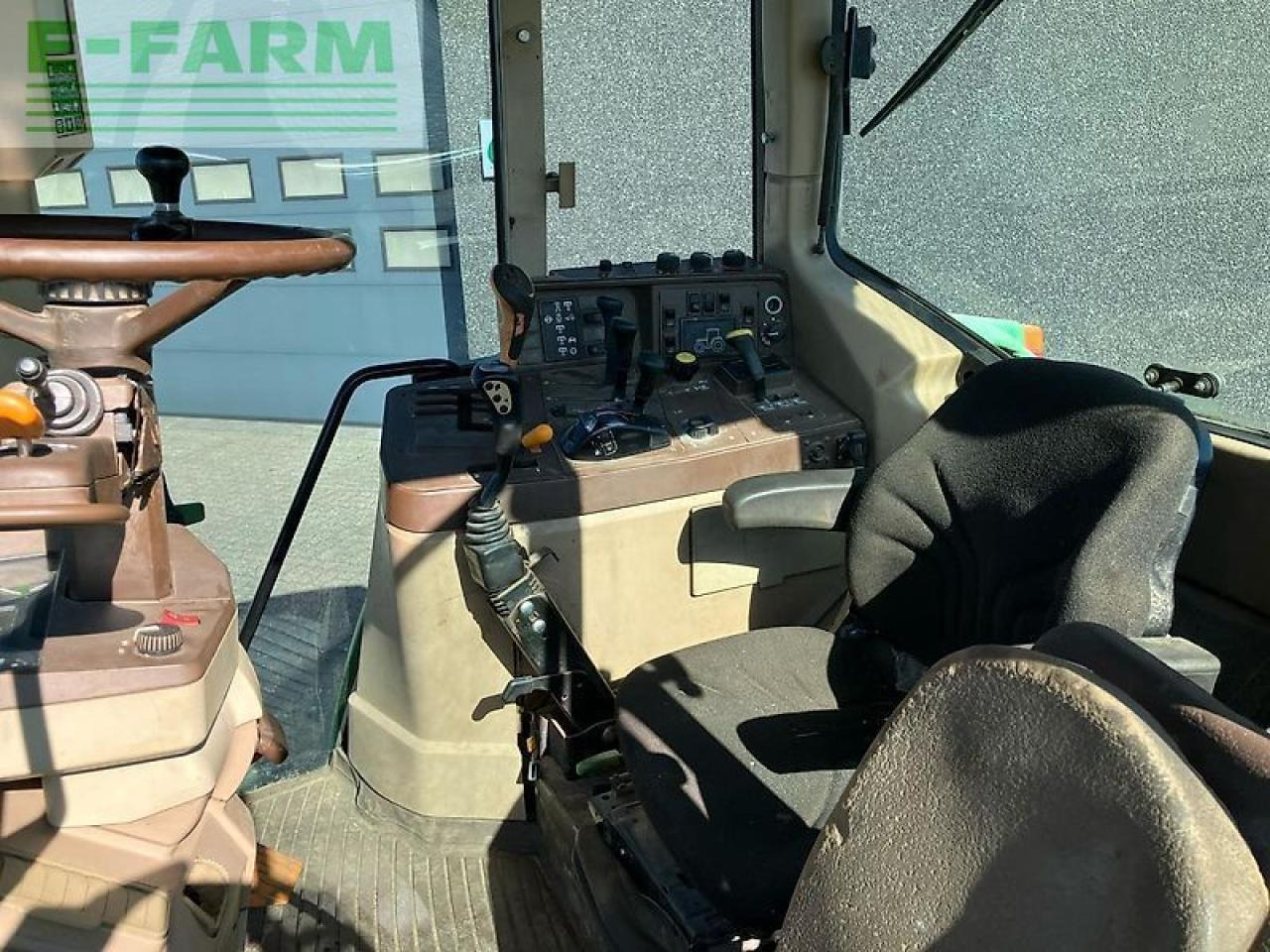 John Deere 6810 - Tractor: foto 3 John Deere 6810 - Tractor: foto 3