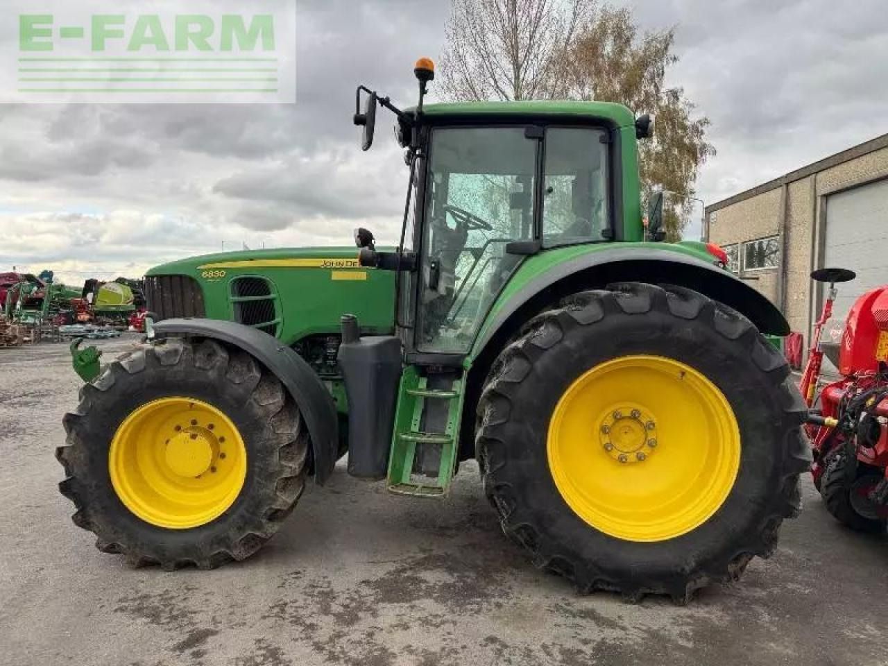 John Deere 6830 premium - Tractor: foto 2 John Deere 6830 premium - Tractor: foto 2