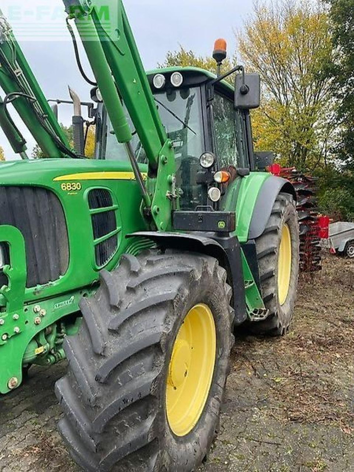 John Deere 6830 premium - Tractor: foto 1 John Deere 6830 premium - Tractor: foto 1