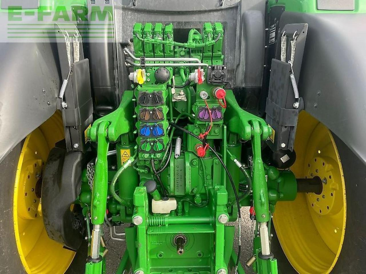 John Deere 6r155 / 6r 155 - Tractor: foto 5 John Deere 6r155 / 6r 155 - Tractor: foto 5