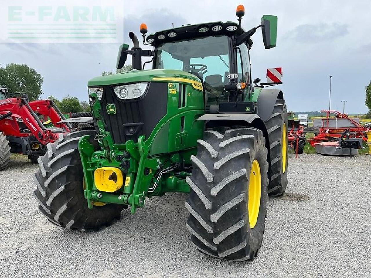 John Deere 6r215 / 6r 215 - Tractor: foto 2 John Deere 6r215 / 6r 215 - Tractor: foto 2