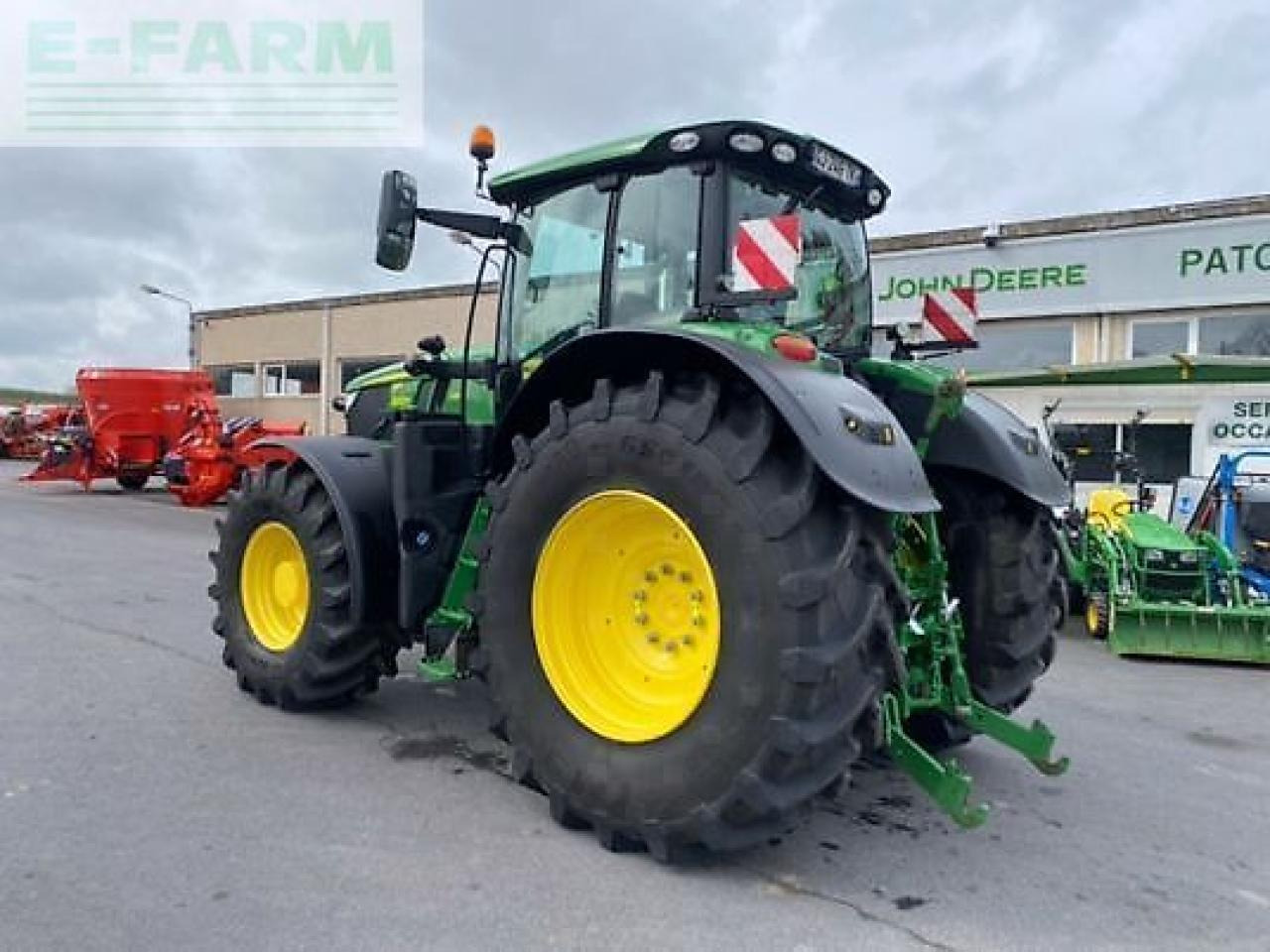 John Deere 6r215 - Tractor: foto 4 John Deere 6r215 - Tractor: foto 4