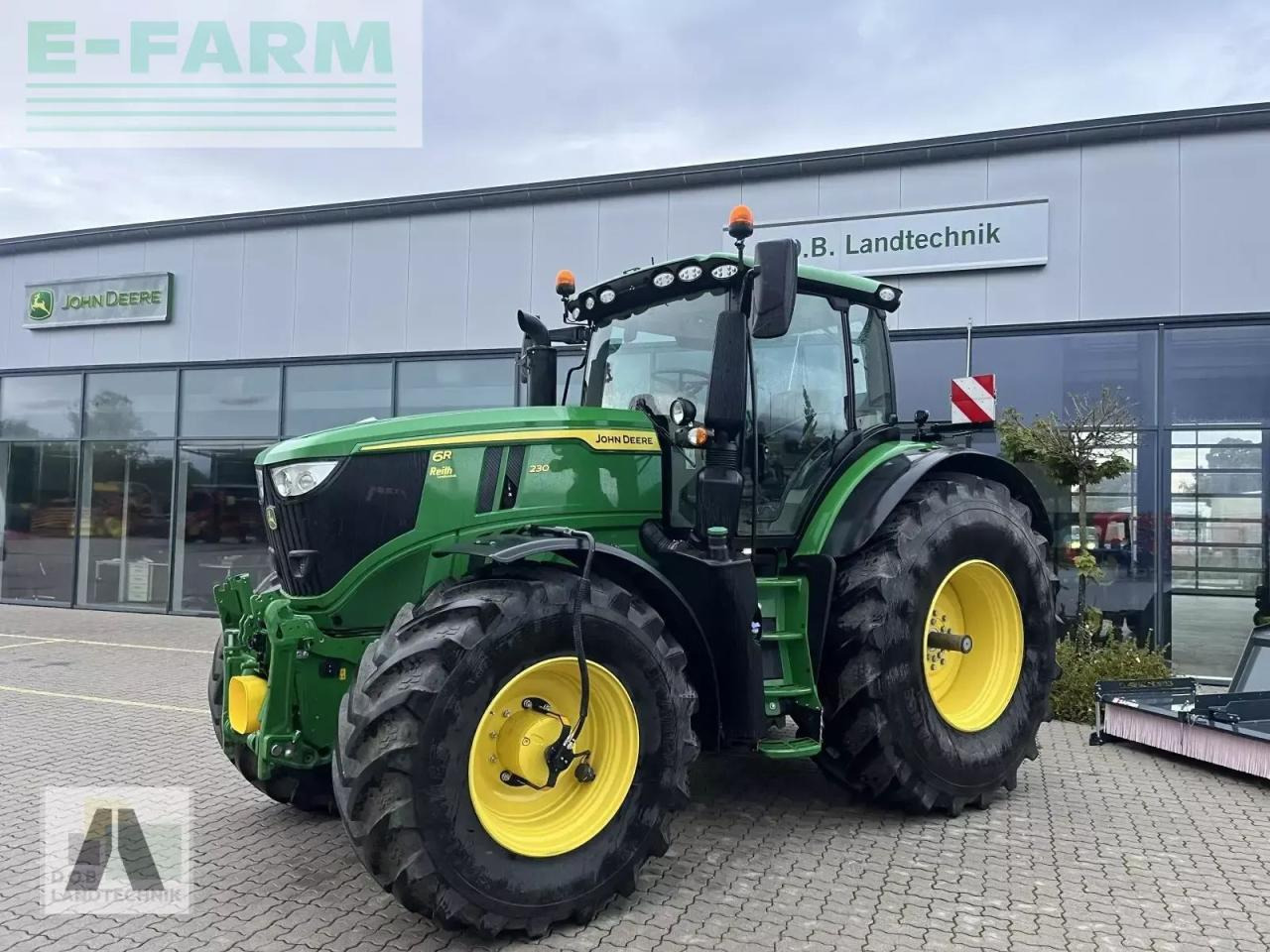 John Deere 6r230 6r 230 - Tractor: foto 1 John Deere 6r230 6r 230 - Tractor: foto 1