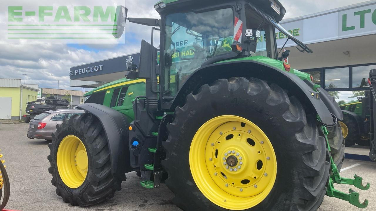 John Deere 7R 330 - Tractor: foto 2 John Deere 7R 330 - Tractor: foto 2