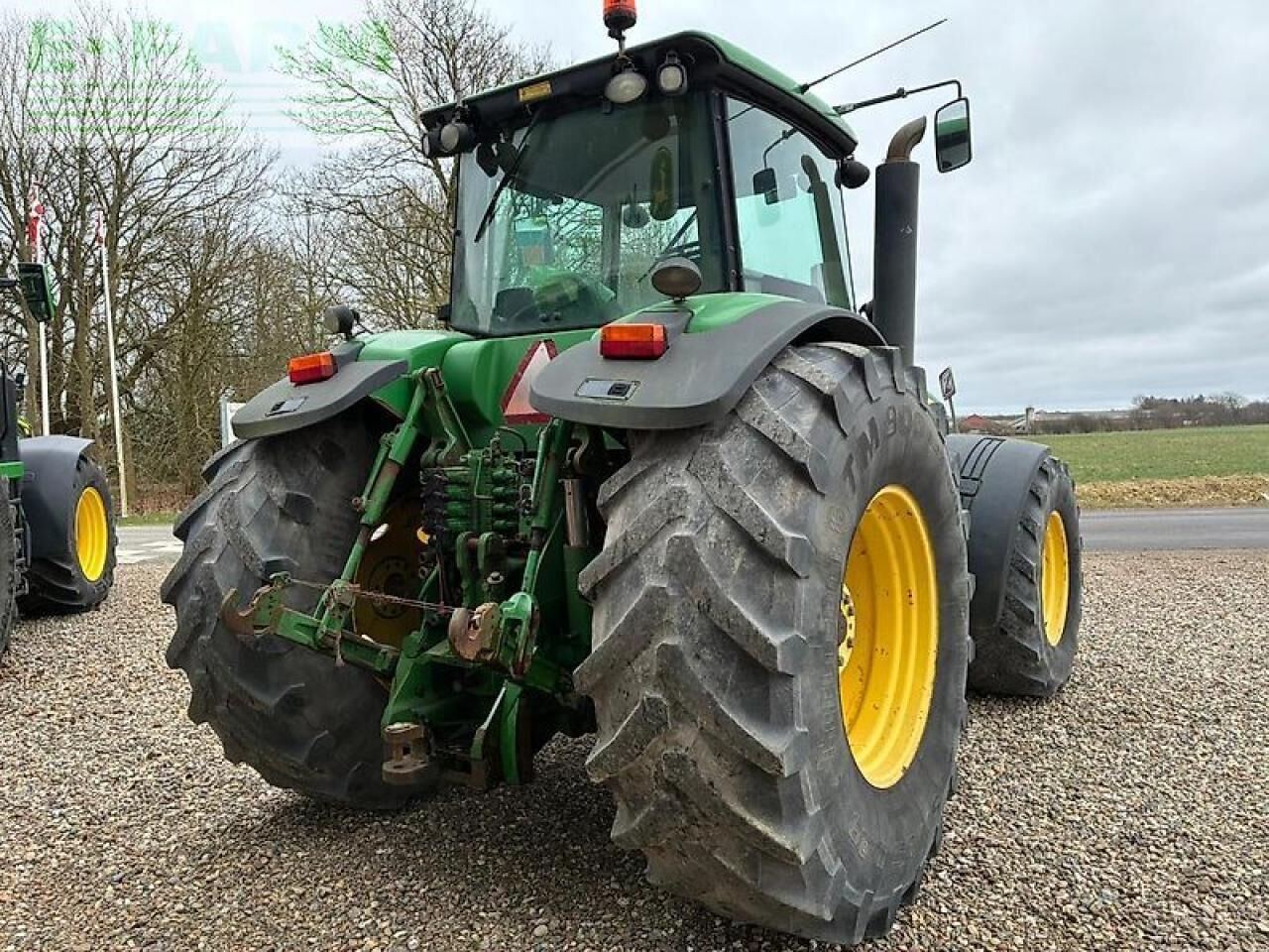John Deere 8330 - Tractor: foto 2 John Deere 8330 - Tractor: foto 2