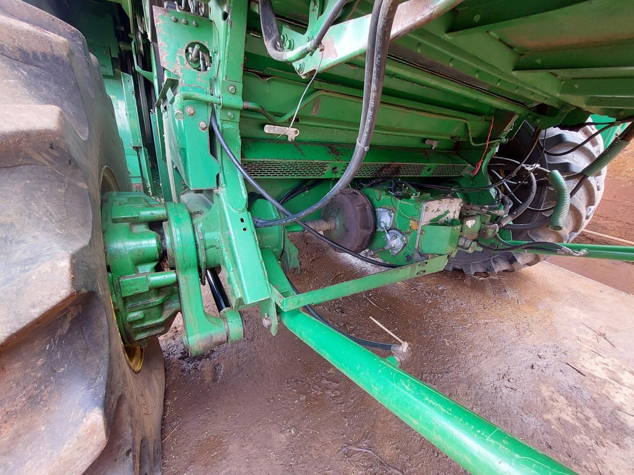 John Deere 9640WTS HillMaster - Cosechadora de granos: foto 1 John Deere 9640WTS HillMaster - Cosechadora de granos: foto 1