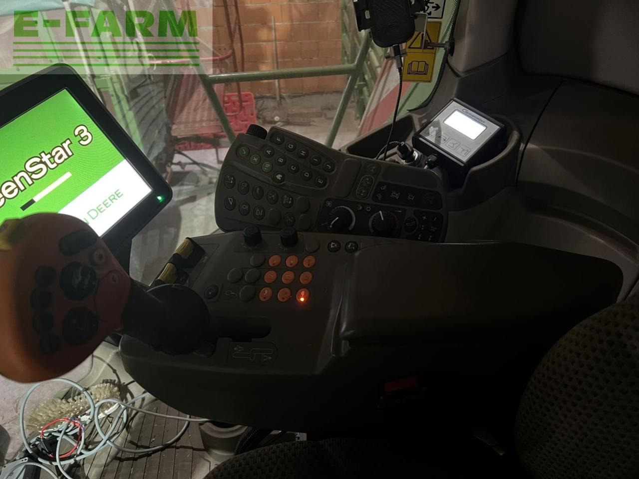 Cosechadora de granos John Deere T670: foto 9