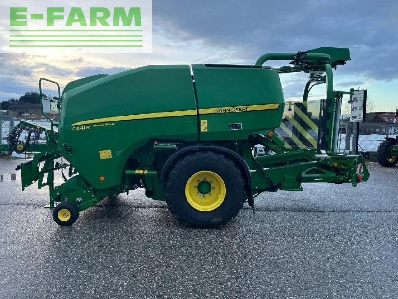 John Deere c441r - Empacadora de pacas cuadradas: foto 2 John Deere c441r - Empacadora de pacas cuadradas: foto 2