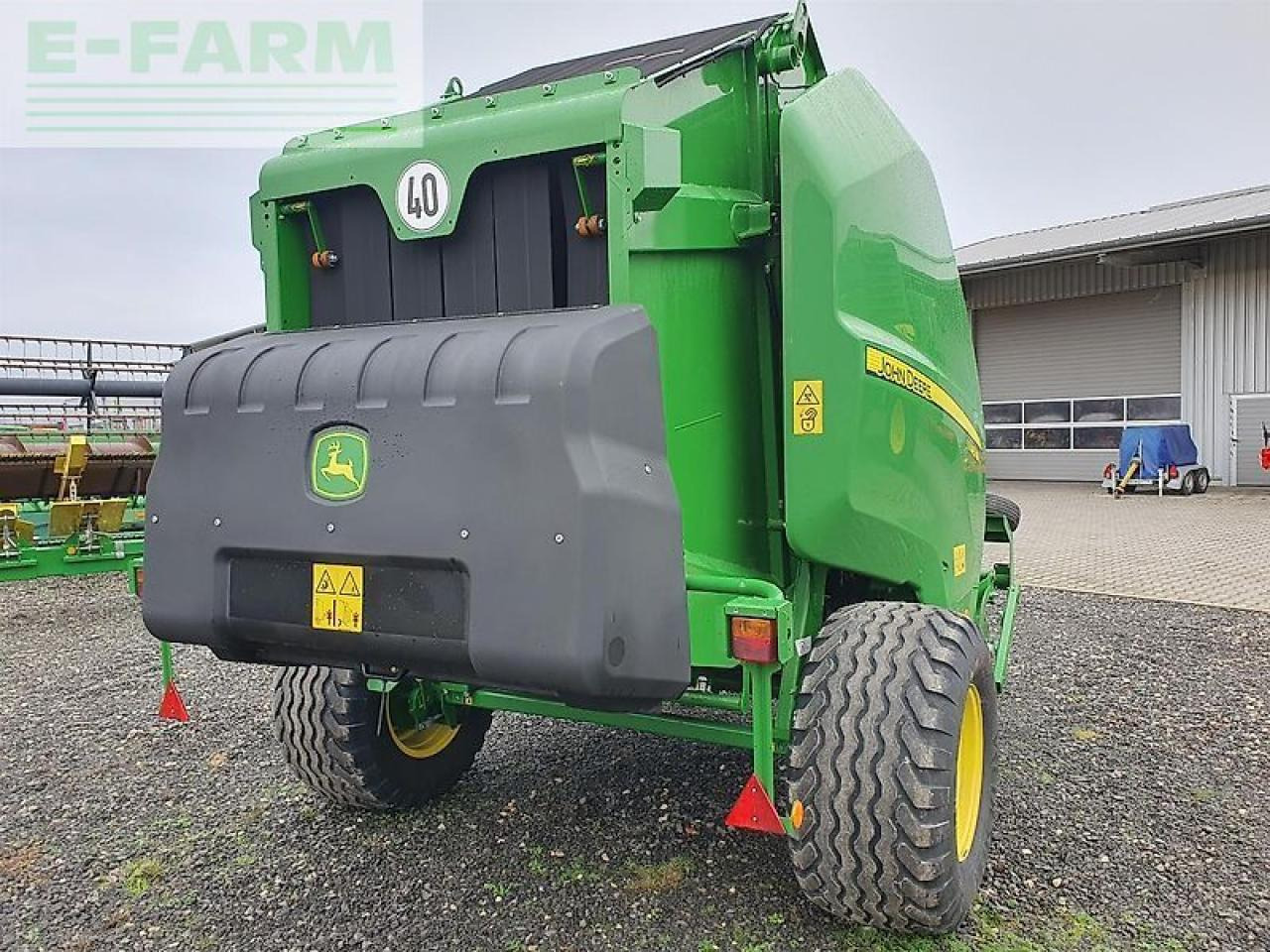John Deere v461m demo - Empacadora de pacas cuadradas: foto 5 John Deere v461m demo - Empacadora de pacas cuadradas: foto 5