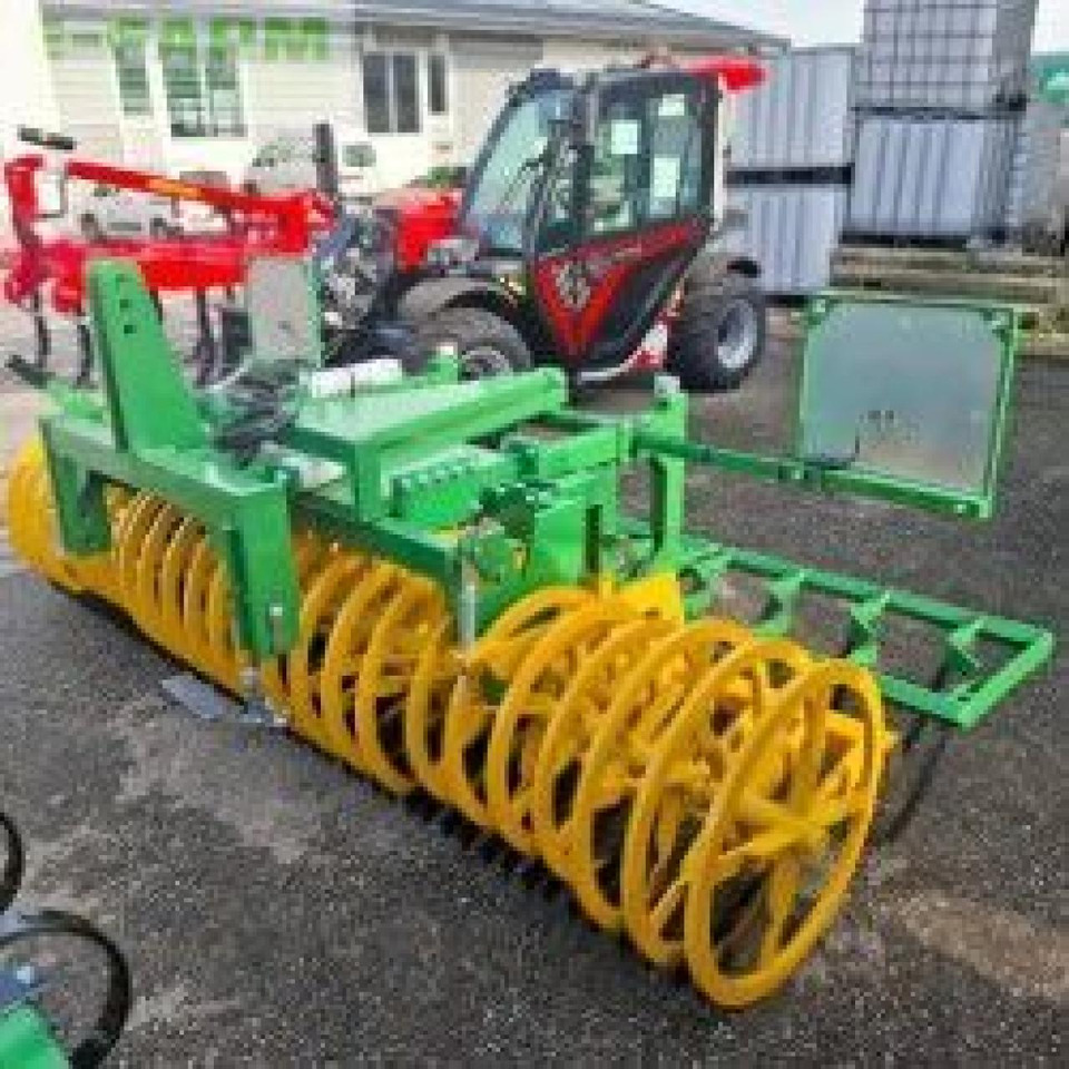 Kerner Messeregge - Rastras: foto 1 Kerner Messeregge - Rastras: foto 1