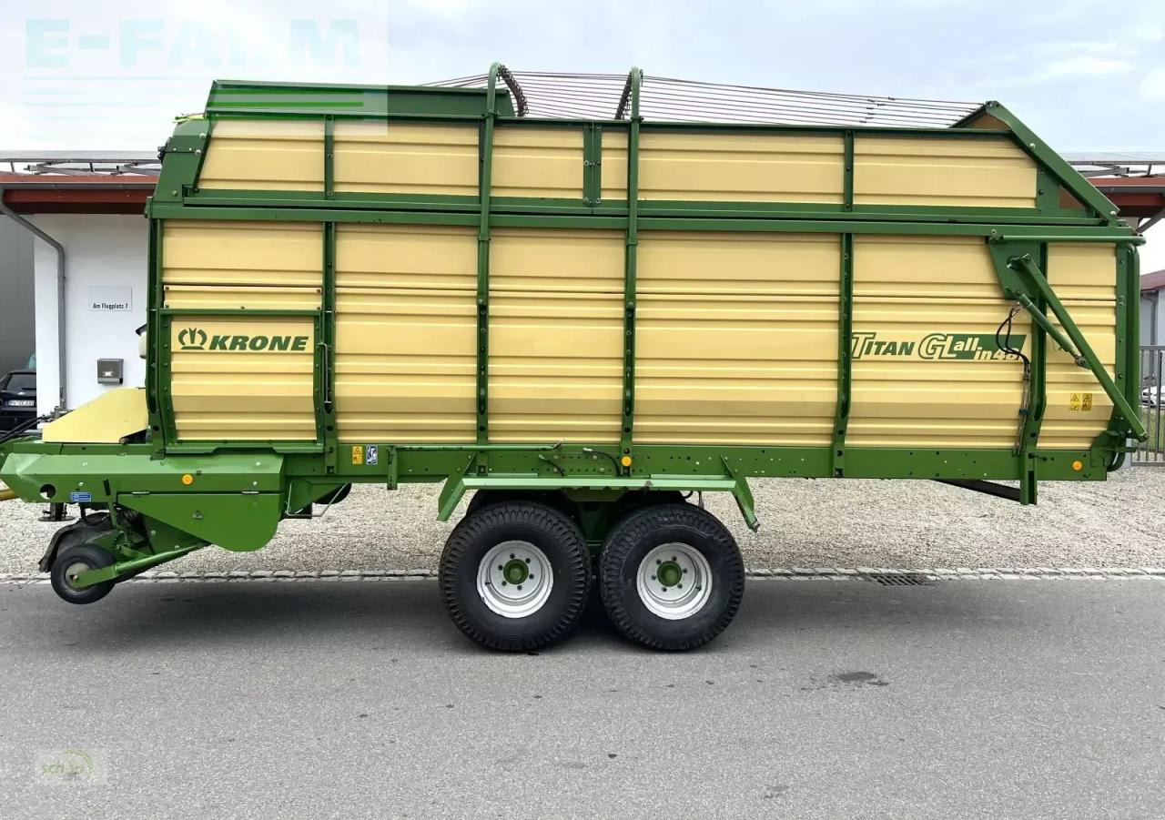 Krone titan 6/48 gl all in - ein großer schwingen-ladewagen mit druckluftbremse - Remolque autocargador: foto 2 Krone titan 6/48 gl all in - ein großer schwingen-ladewagen mit druckluftbremse - Remolque autocargador: foto 2