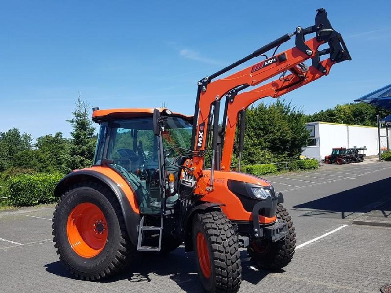 Tractor Kubota m4-073 cab 36x36: foto 7