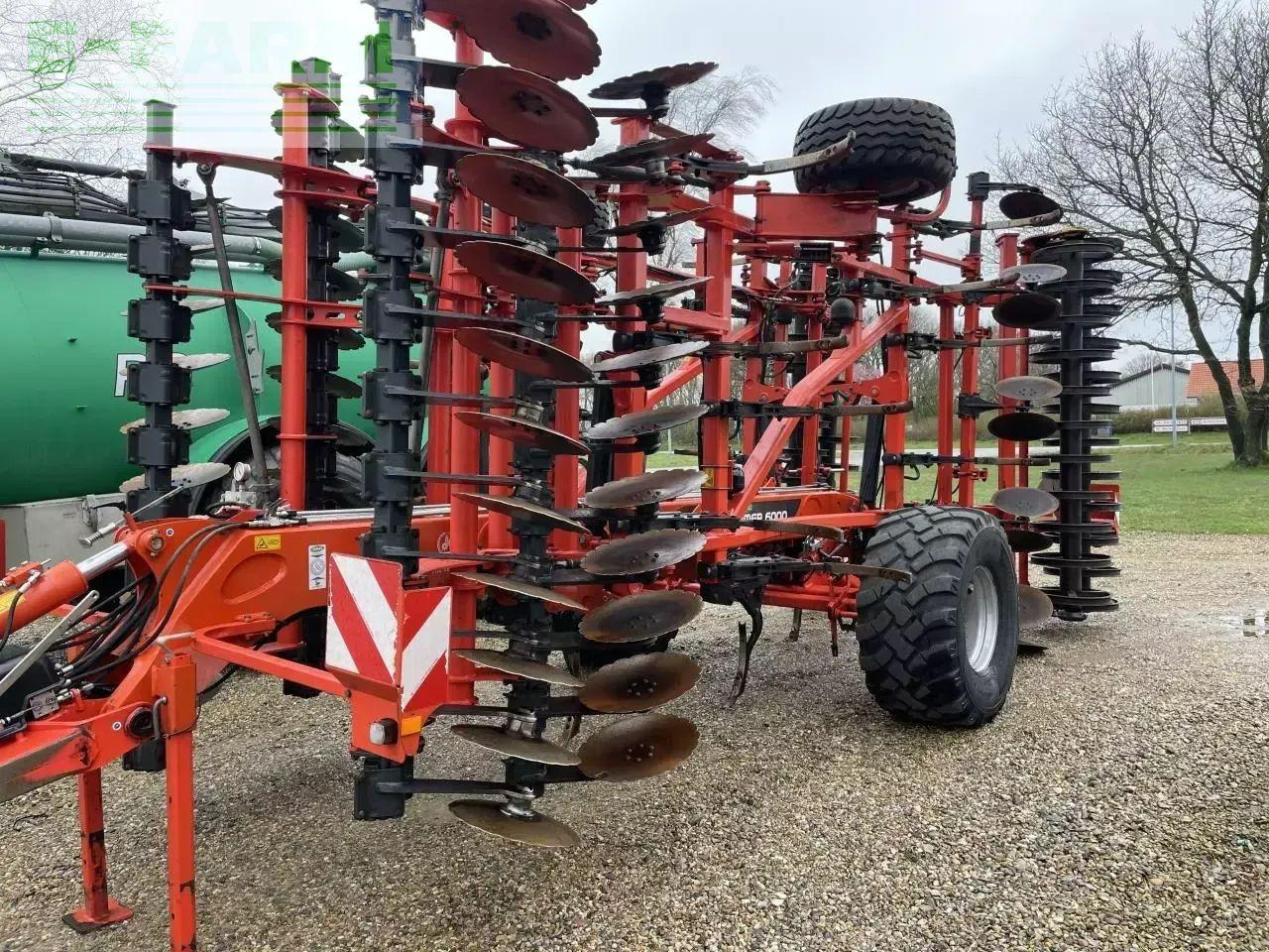 Kuhn performer 6000 - Combinado de siembra: foto 1 Kuhn performer 6000 - Combinado de siembra: foto 1