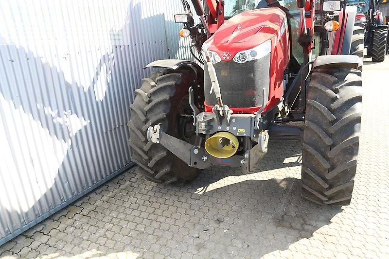 Massey Ferguson 5711 - Tractor: foto 3 Massey Ferguson 5711 - Tractor: foto 3