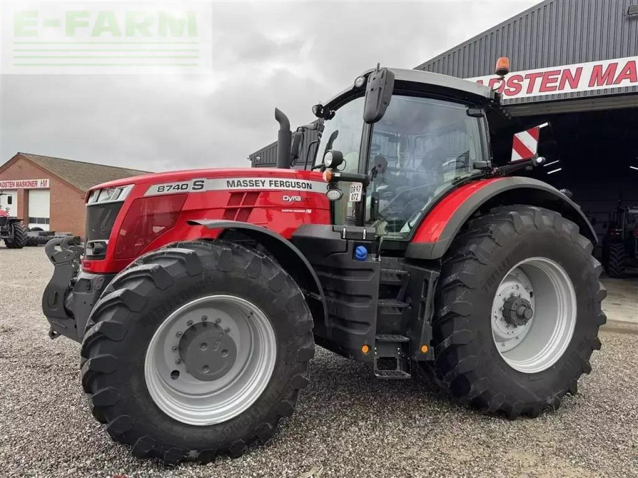 Massey Ferguson 8740s dyna vt exclusive Exclusive - Tractor: foto 2 Massey Ferguson 8740s dyna vt exclusive Exclusive - Tractor: foto 2