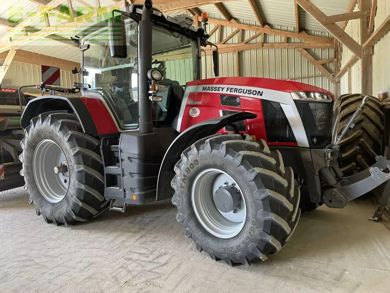 Massey Ferguson 8s.205 d7 - Tractor: foto 1 Massey Ferguson 8s.205 d7 - Tractor: foto 1