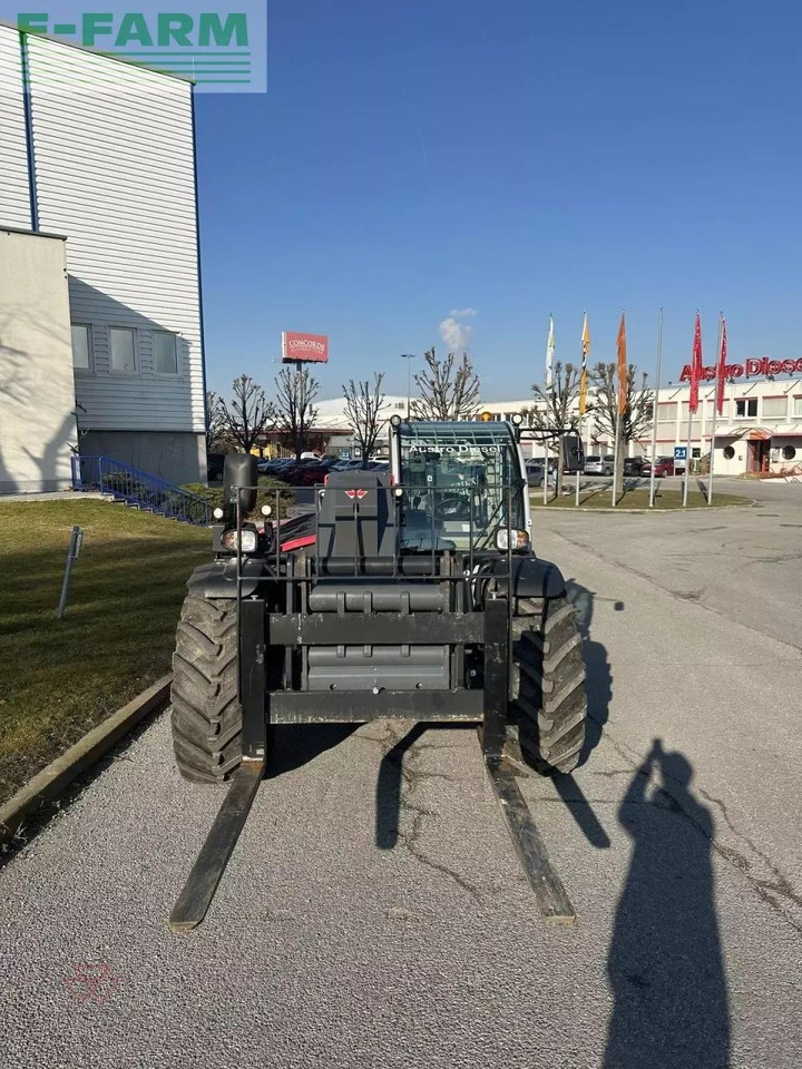 Massey Ferguson massey ferguson th.8043 s5 exclusive - Tractor: foto 2 Massey Ferguson massey ferguson th.8043 s5 exclusive - Tractor: foto 2