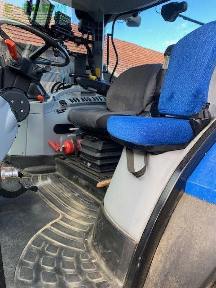 New Holland T6030 Delta Delta - Tractor: foto 5 New Holland T6030 Delta Delta - Tractor: foto 5