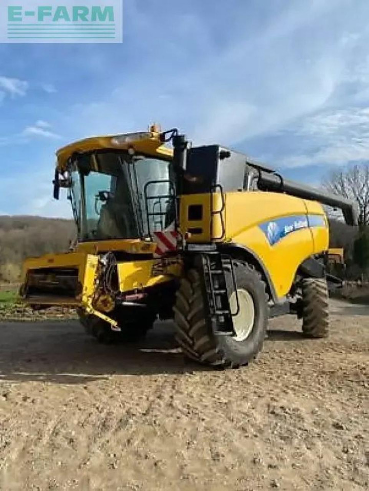 New Holland cx 8090 - Cosechadora de granos: foto 1 New Holland cx 8090 - Cosechadora de granos: foto 1
