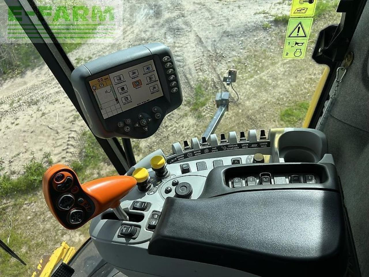 New Holland cx 8090 - Cosechadora de granos: foto 5 New Holland cx 8090 - Cosechadora de granos: foto 5