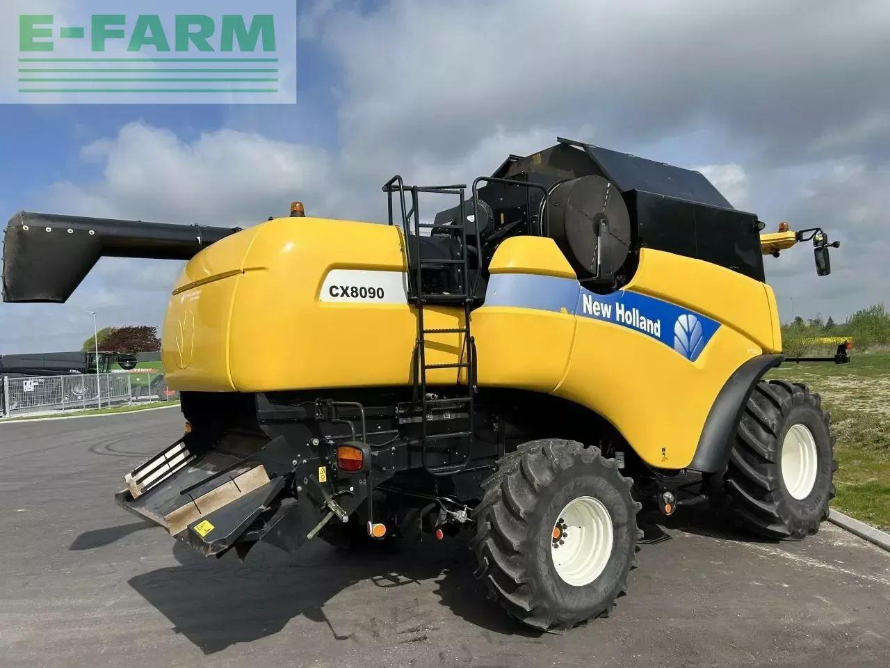 New Holland cx 8090 - Cosechadora de granos: foto 3 New Holland cx 8090 - Cosechadora de granos: foto 3