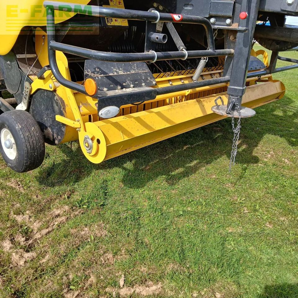 New Holland roll-baler 125 - Empacadora de pacas cuadradas: foto 4 New Holland roll-baler 125 - Empacadora de pacas cuadradas: foto 4