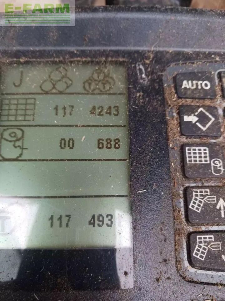 New Holland roll belt 150 - Empacadora de pacas cuadradas: foto 2 New Holland roll belt 150 - Empacadora de pacas cuadradas: foto 2