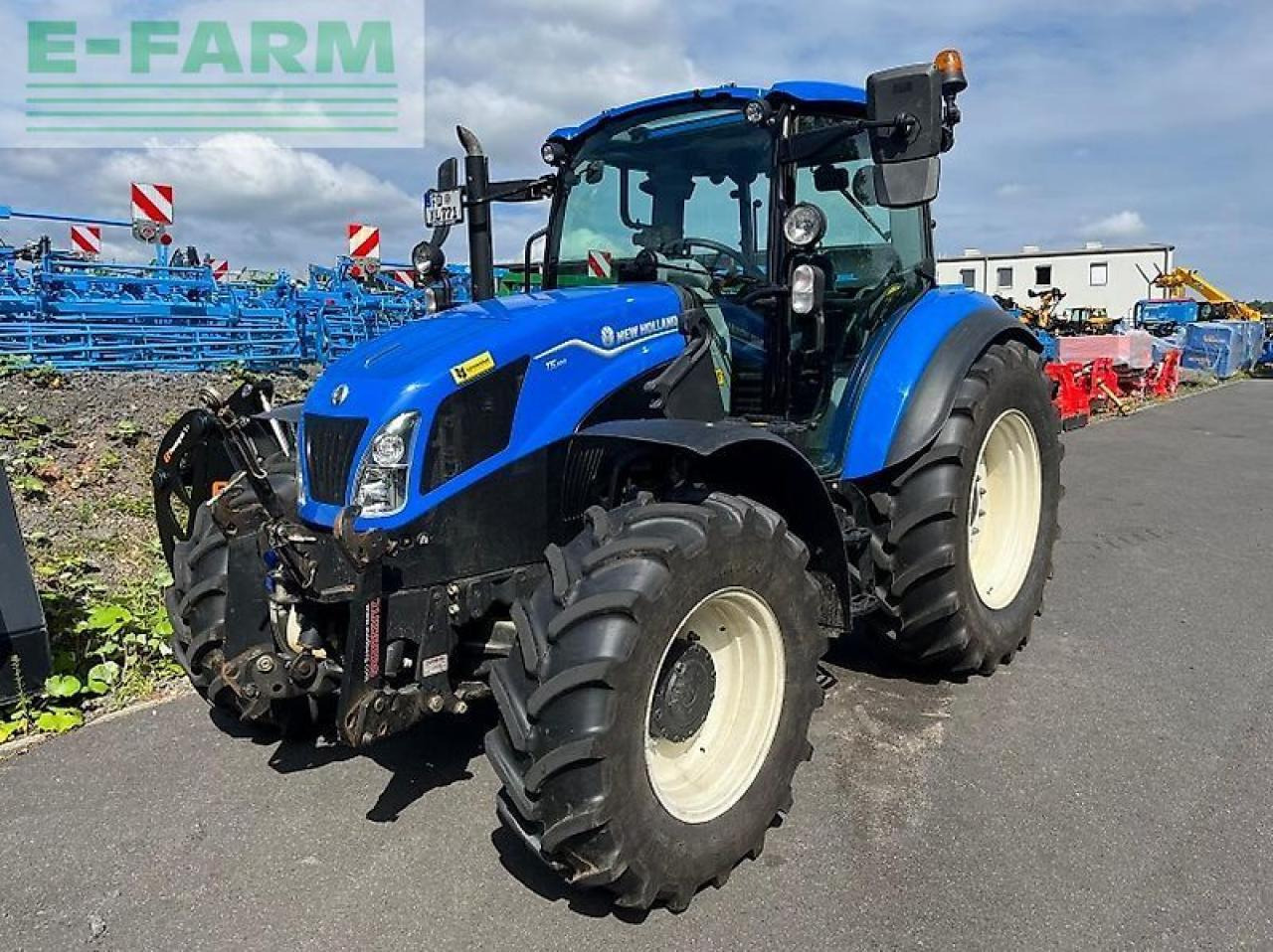 New Holland t 5.100 dc - Tractor: foto 1 New Holland t 5.100 dc - Tractor: foto 1