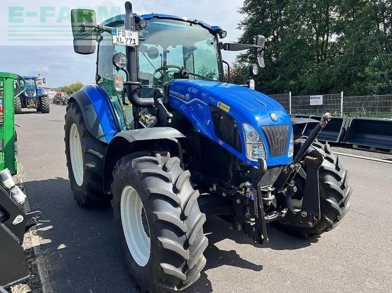 New Holland t 5.100 dc - Tractor: foto 2 New Holland t 5.100 dc - Tractor: foto 2