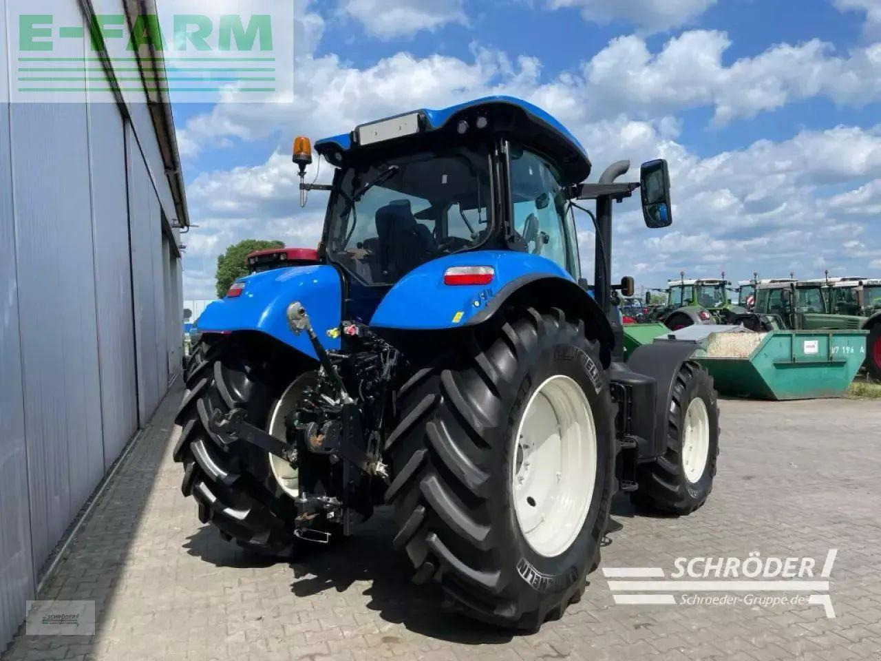 Tractor New Holland t 7.210: foto 9