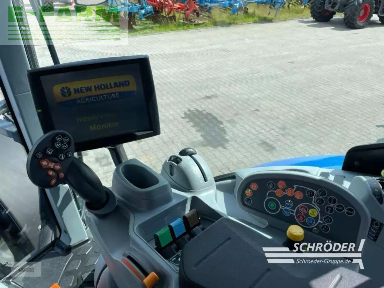 Tractor New Holland t 7.210: foto 19
