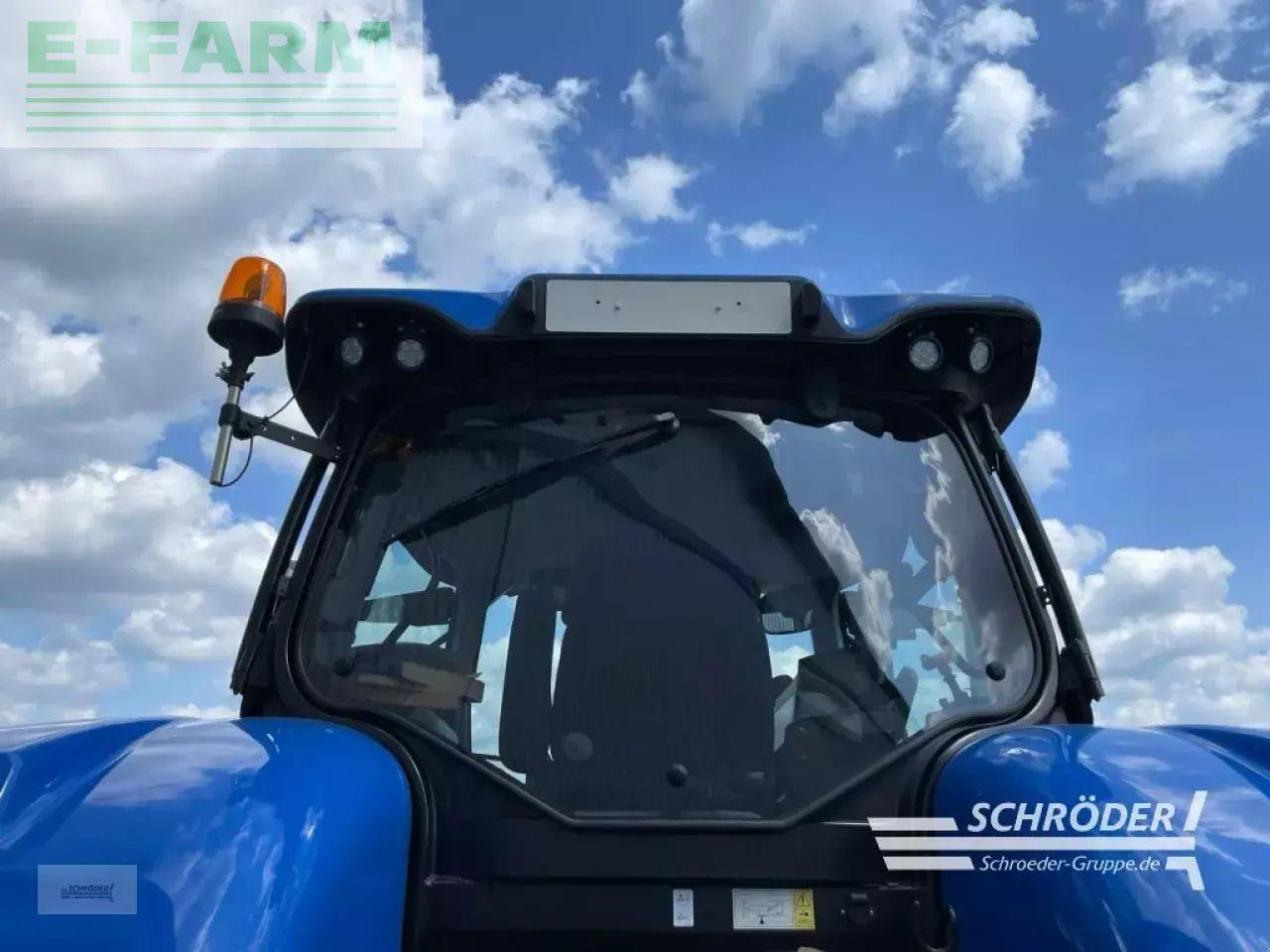 Tractor New Holland t 7.210: foto 22