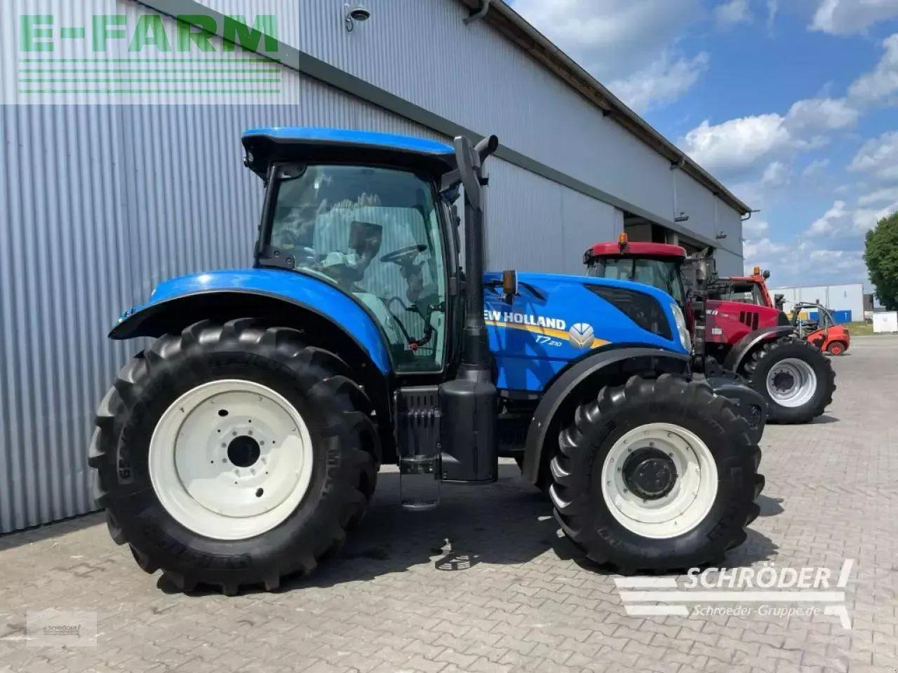 Tractor New Holland t 7.210: foto 8