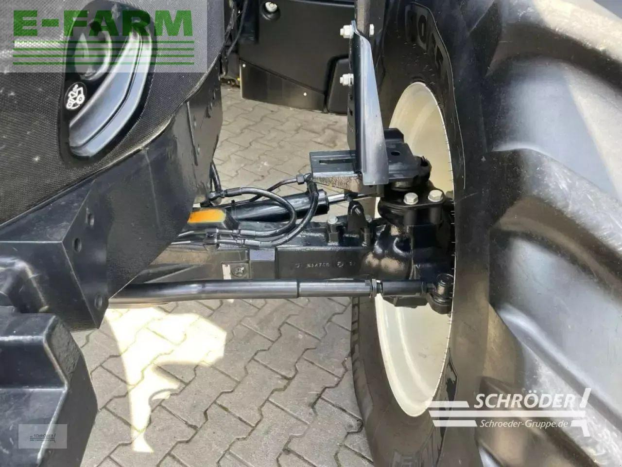 Tractor New Holland t 7.210: foto 14