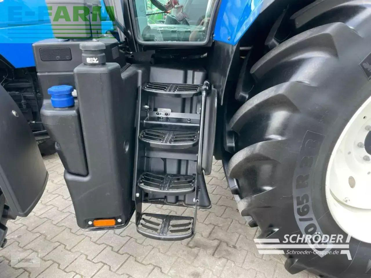 Tractor New Holland t 7.210: foto 21