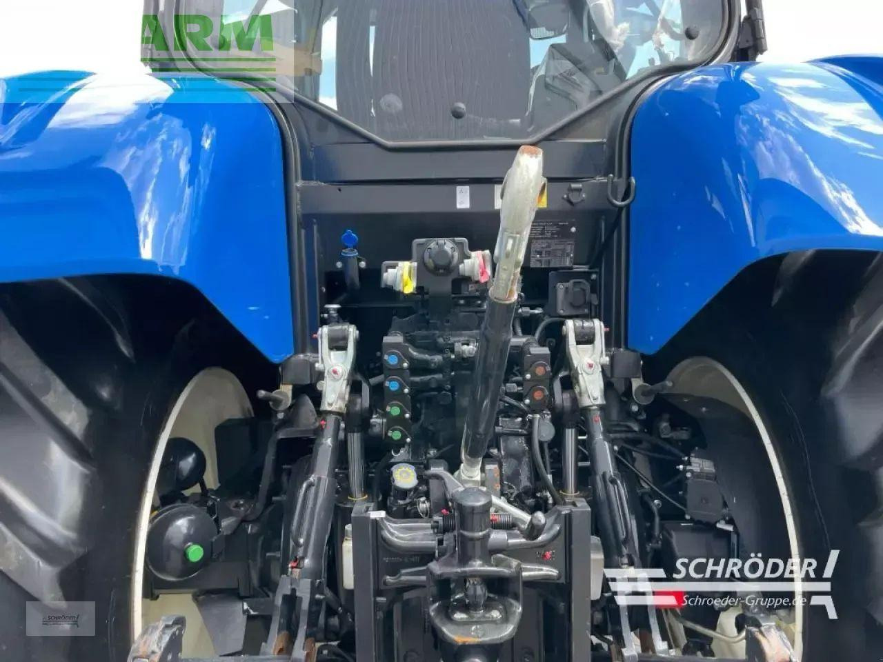 Tractor New Holland t 7.210: foto 23