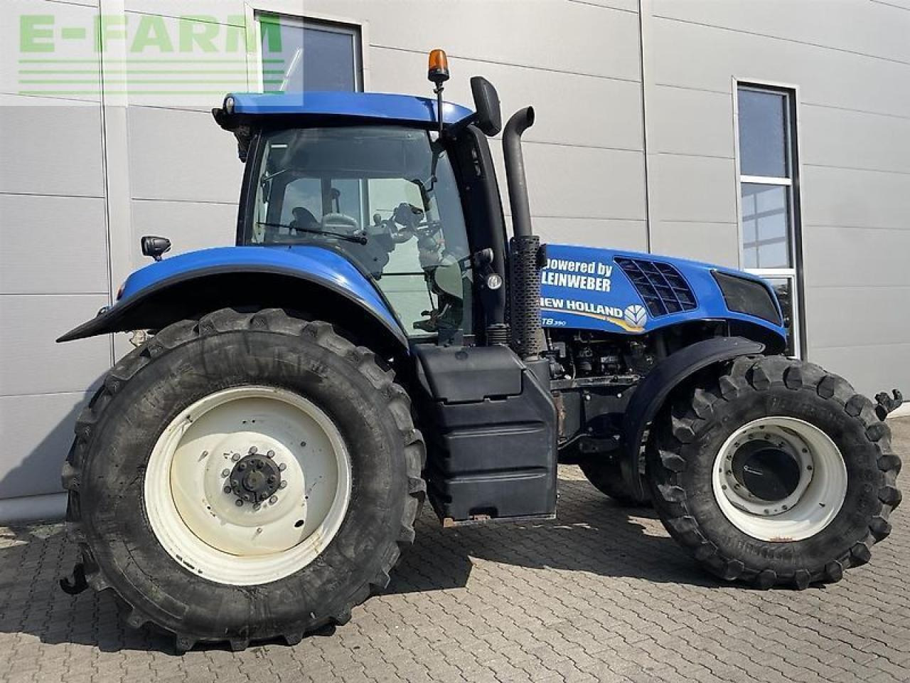 New Holland t 8.390 - Tractor: foto 3 New Holland t 8.390 - Tractor: foto 3