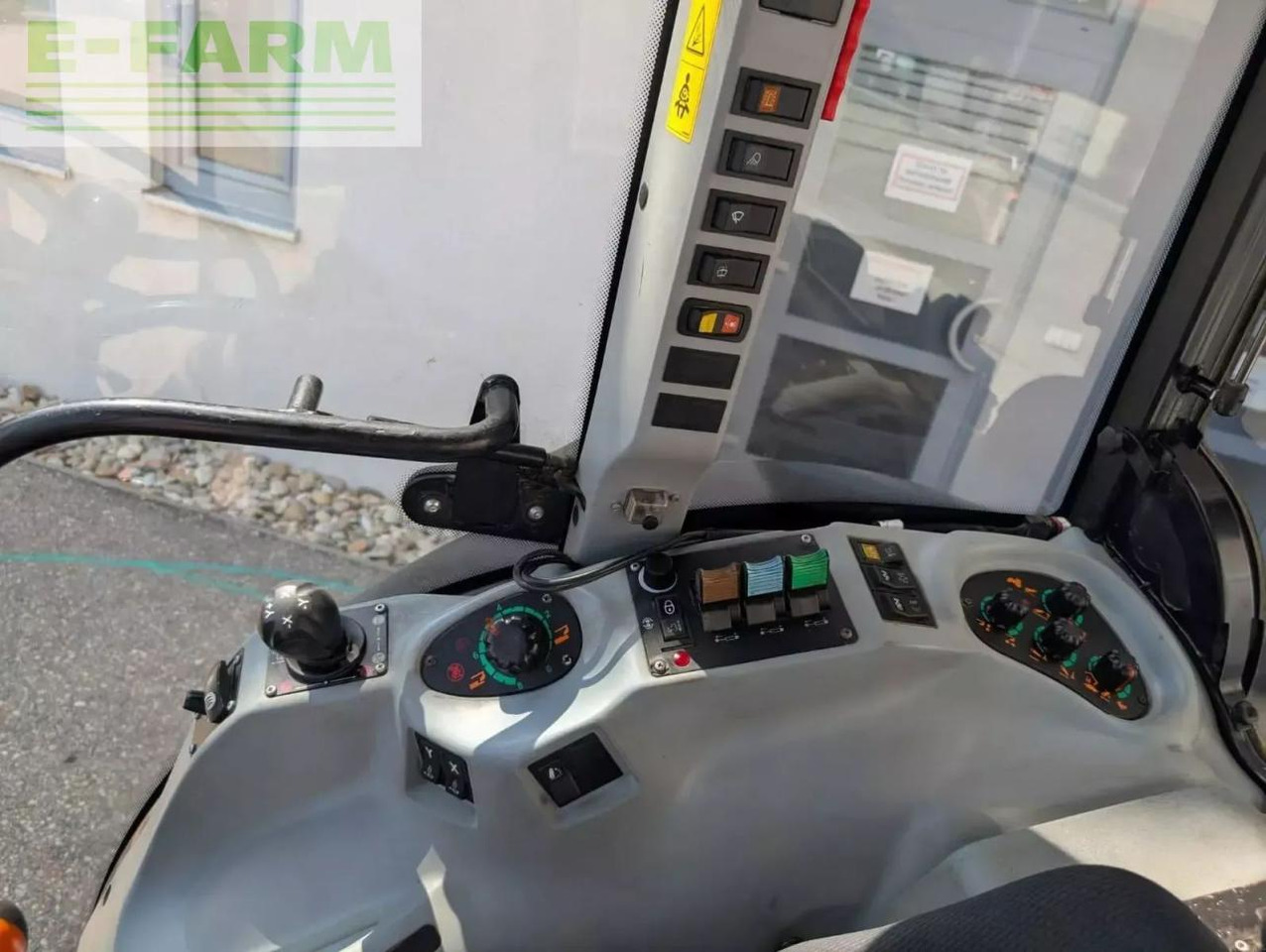 Tractor New Holland t4.90 f F: foto 11